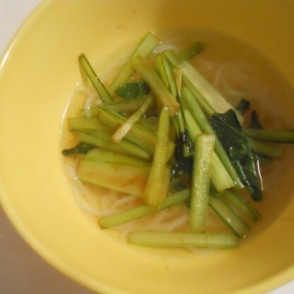 野菜が小松菜だけでごめんね　張り切って作ったんだけど、とろみをつけるのを忘れてたよ（笑）いつも何かがズレている